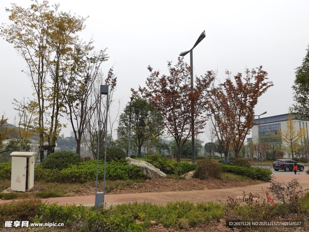 户外雕塑景观公园一角