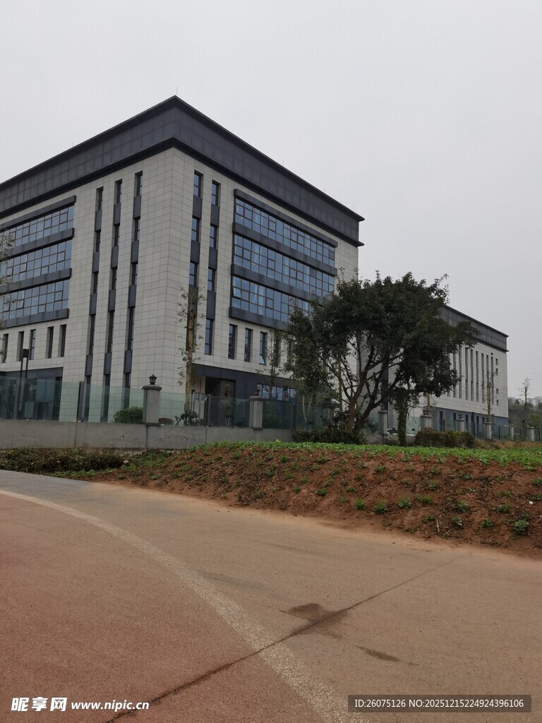 现代风格办公楼外观