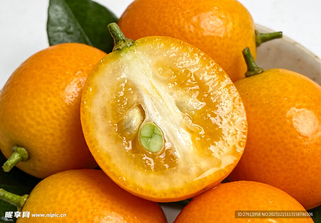 切开的金桔