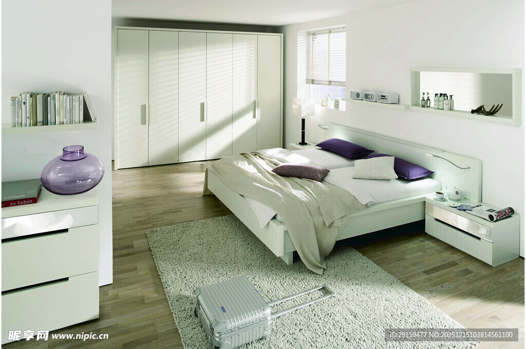 现代简约风格的温馨卧室