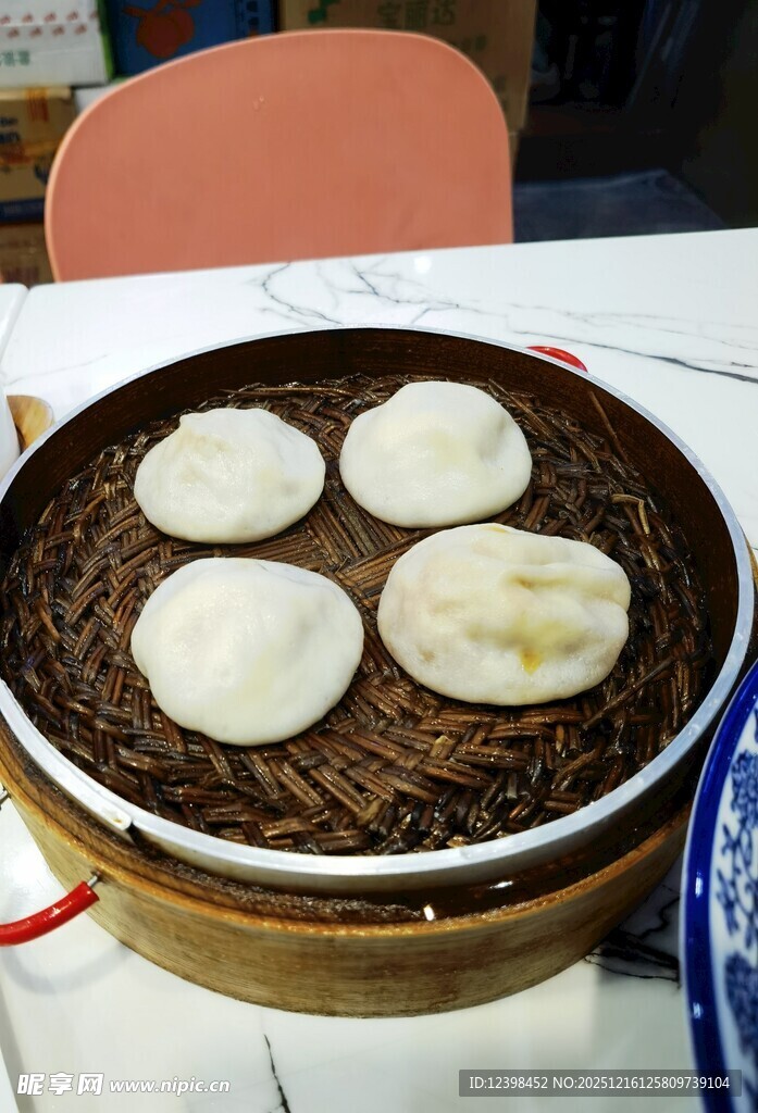灌汤小笼包