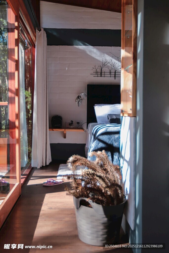 温馨室内一角 自然风装饰