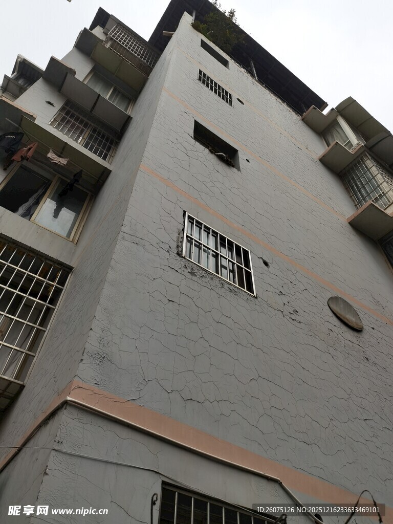 老旧居民楼外观一角