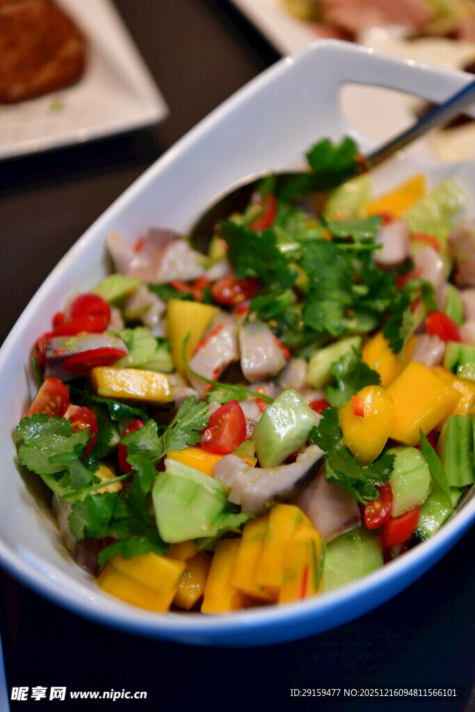 美味多彩蔬菜沙拉