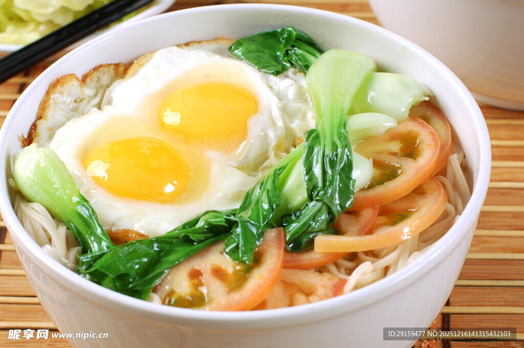 双蛋蔬菜美味面条