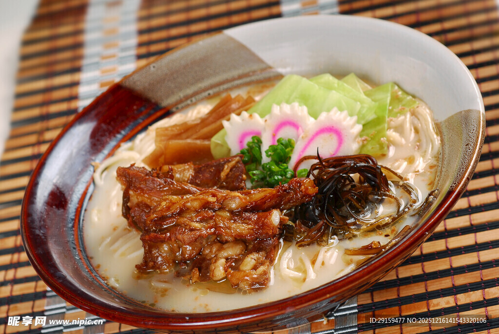 美味日式豚骨拉面