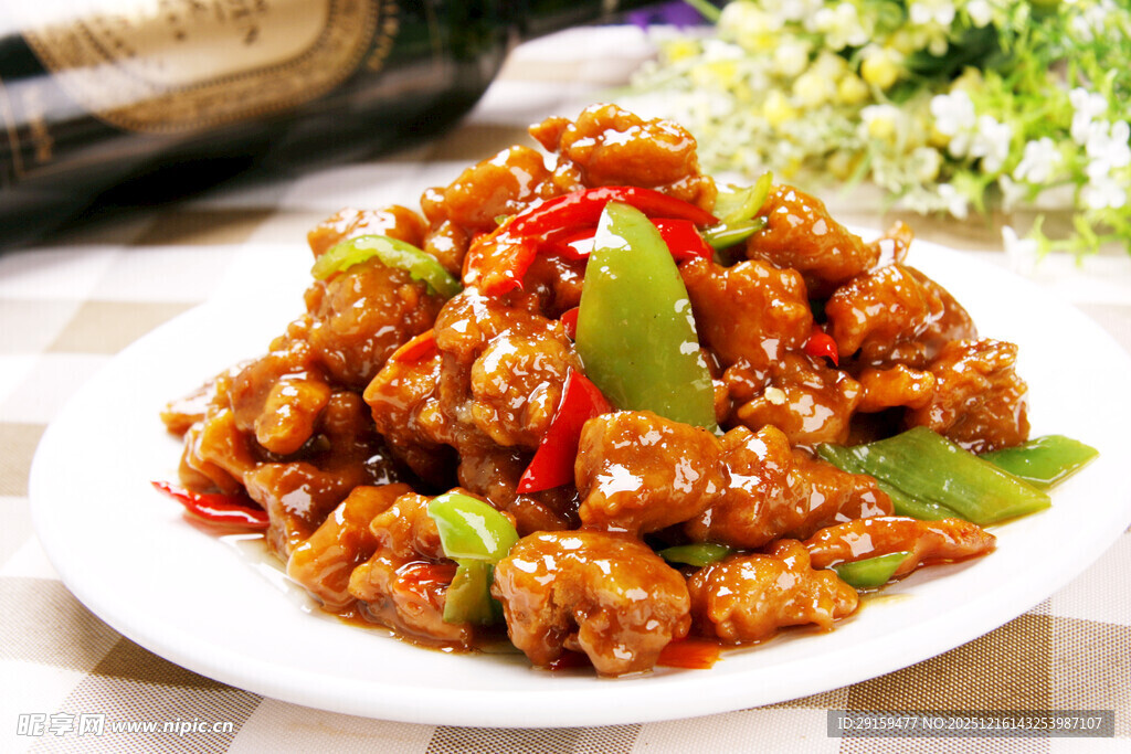 美味糖醋排骨摆于盘中