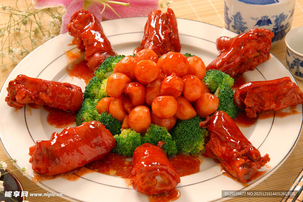 美味红烧鸡翅摆盘精致