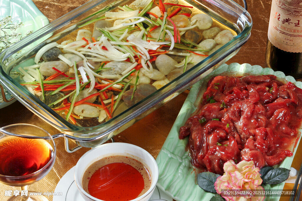 美味沙拉与配菜组合