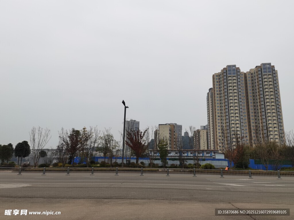 城市街景与高楼建筑