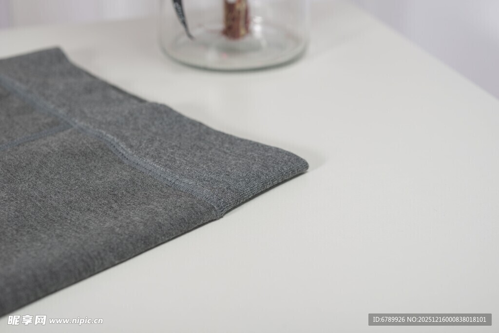 灰色连裤袜腰身细节展示