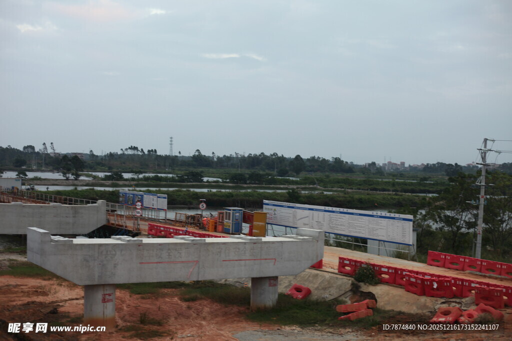 施工现场的建筑工程进度