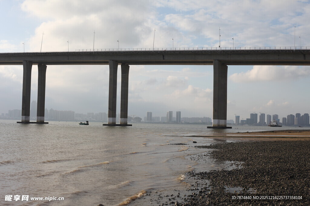 海上大桥近景