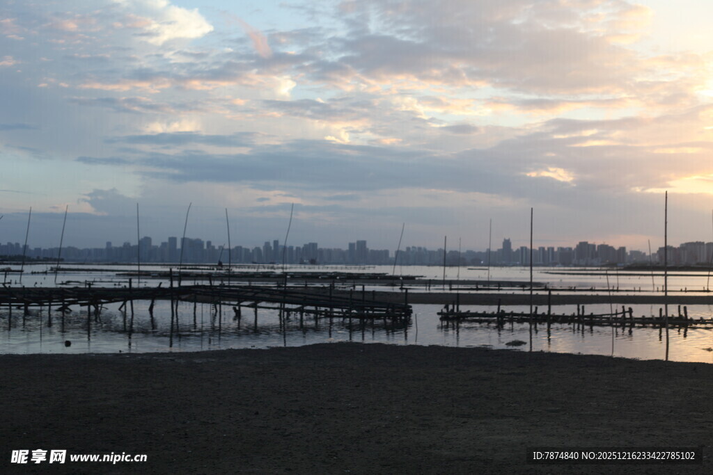 海边码头日落美景