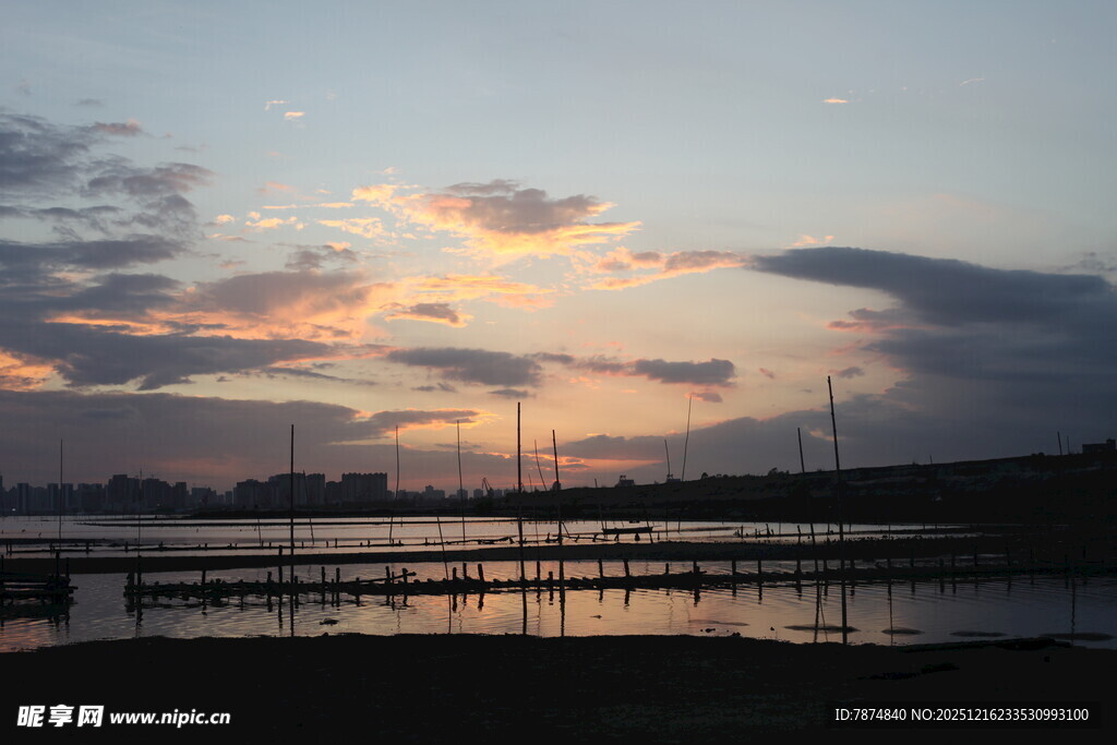 黄昏海港美景