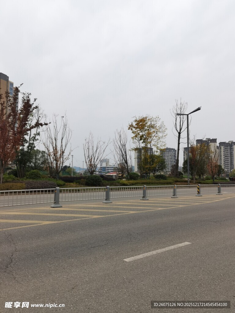 城市空旷道路及周边景观