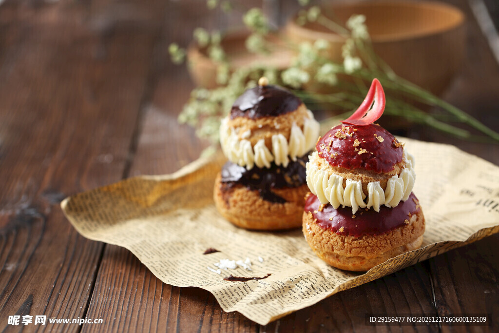 美味精致的法式泡芙甜点