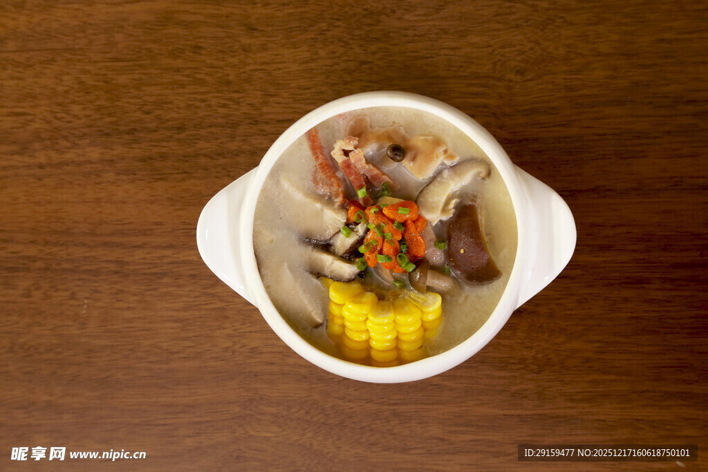 美味炖菜食材丰富诱人