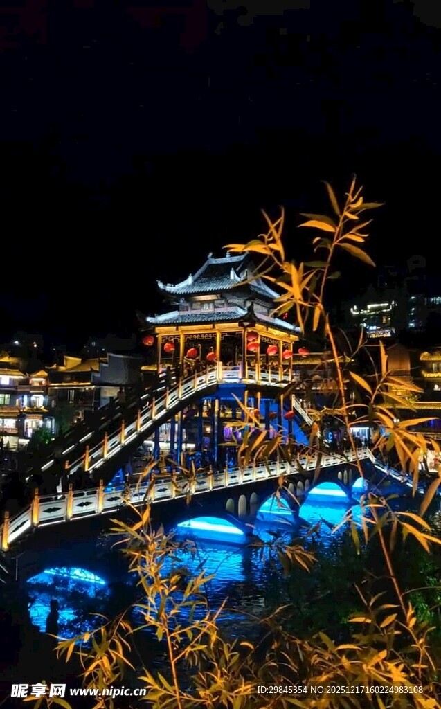 古桥夜景璀璨灯光秀