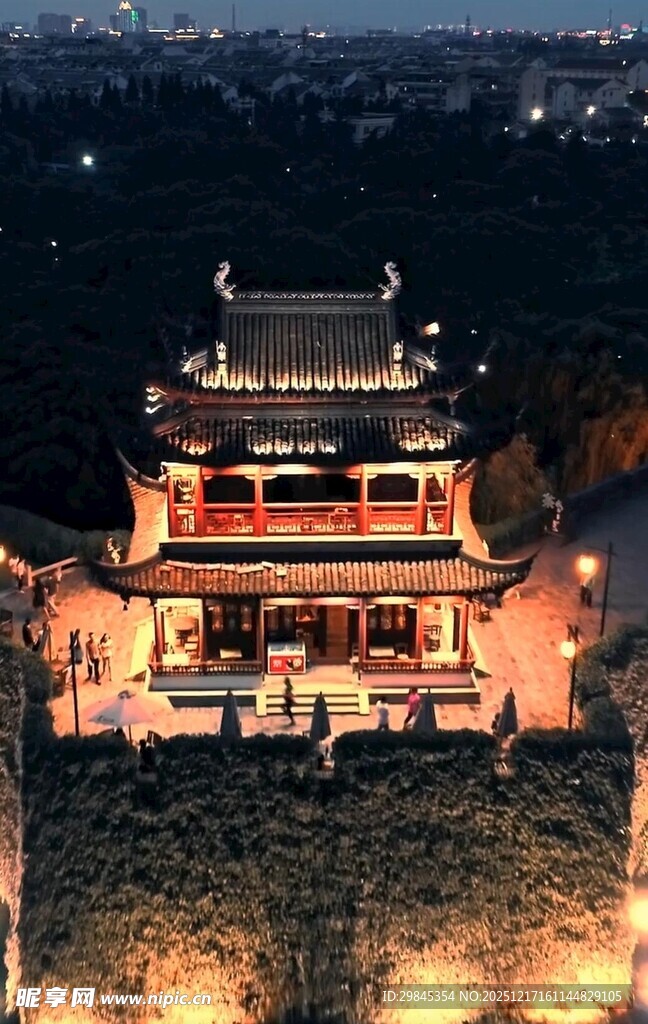 古城楼阁夜景璀璨