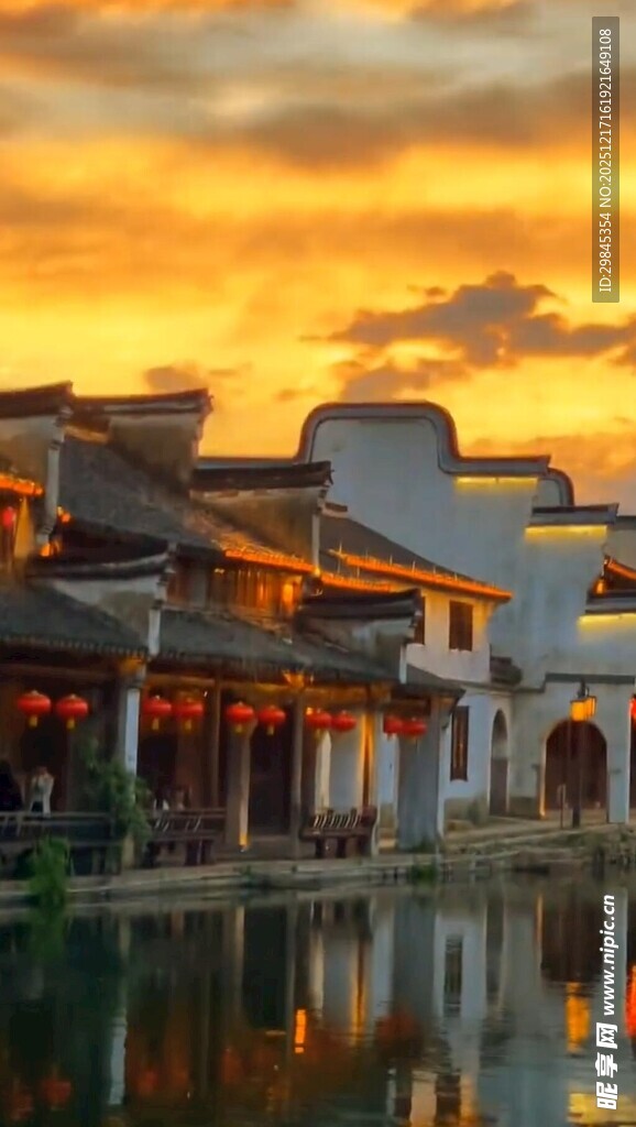 夕阳下的江南水乡古建筑