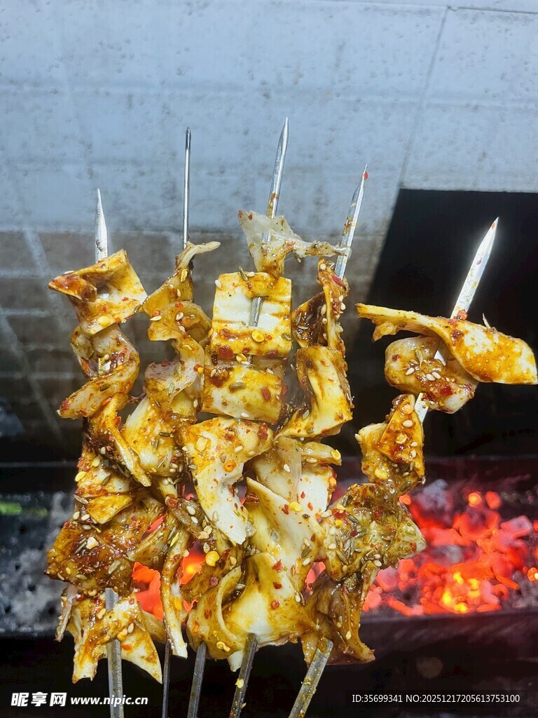 美味烤串诱人飘香