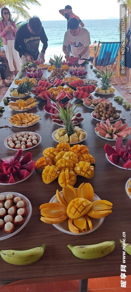 盛水果摊多样鲜果展示