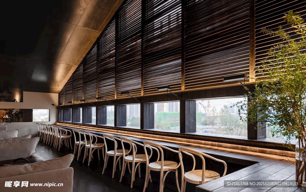 现代风格窗边吧台休闲区