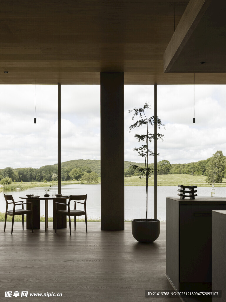湖畔现代风室内观景空间