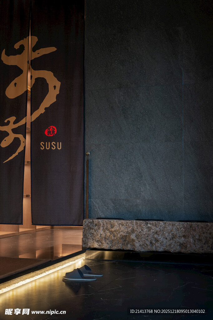 中式禅意室内水景一角