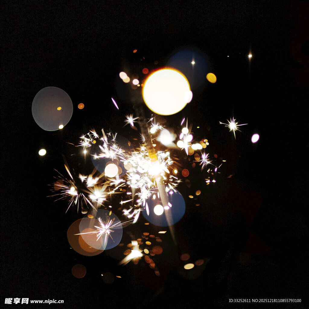 夜空中绚烂的烟花绽放