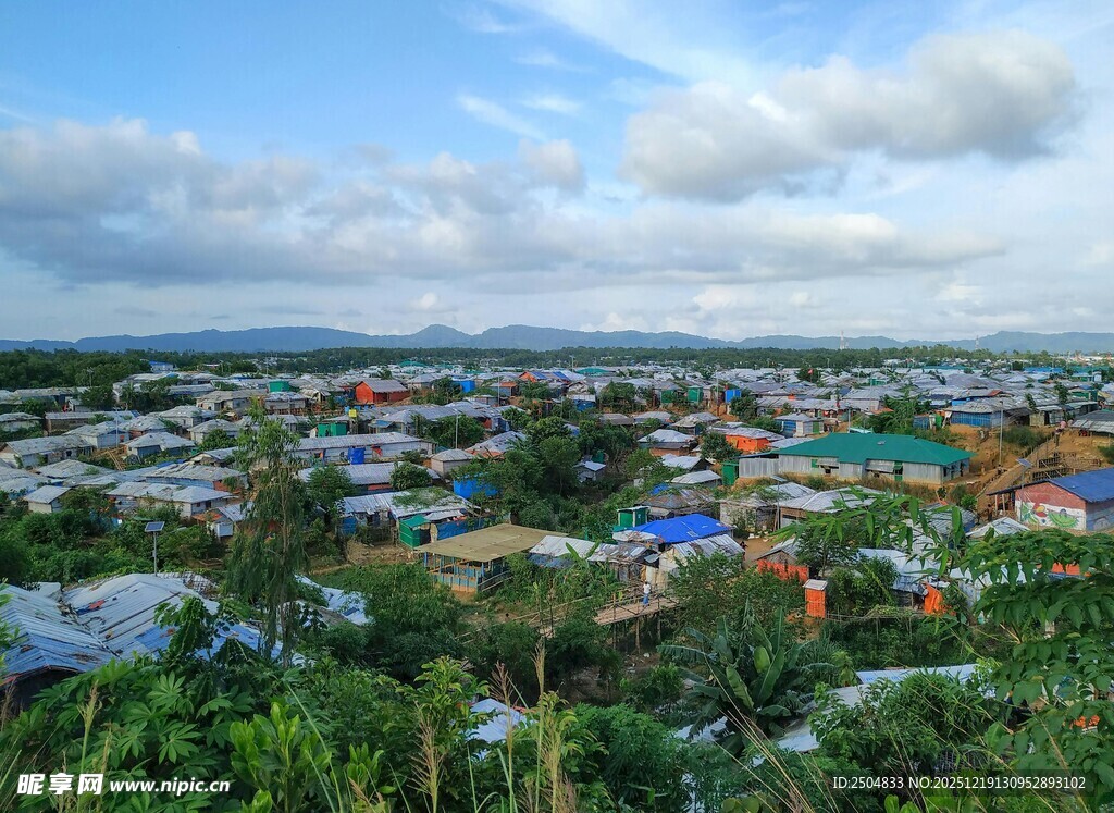 俯瞰多彩村落美景