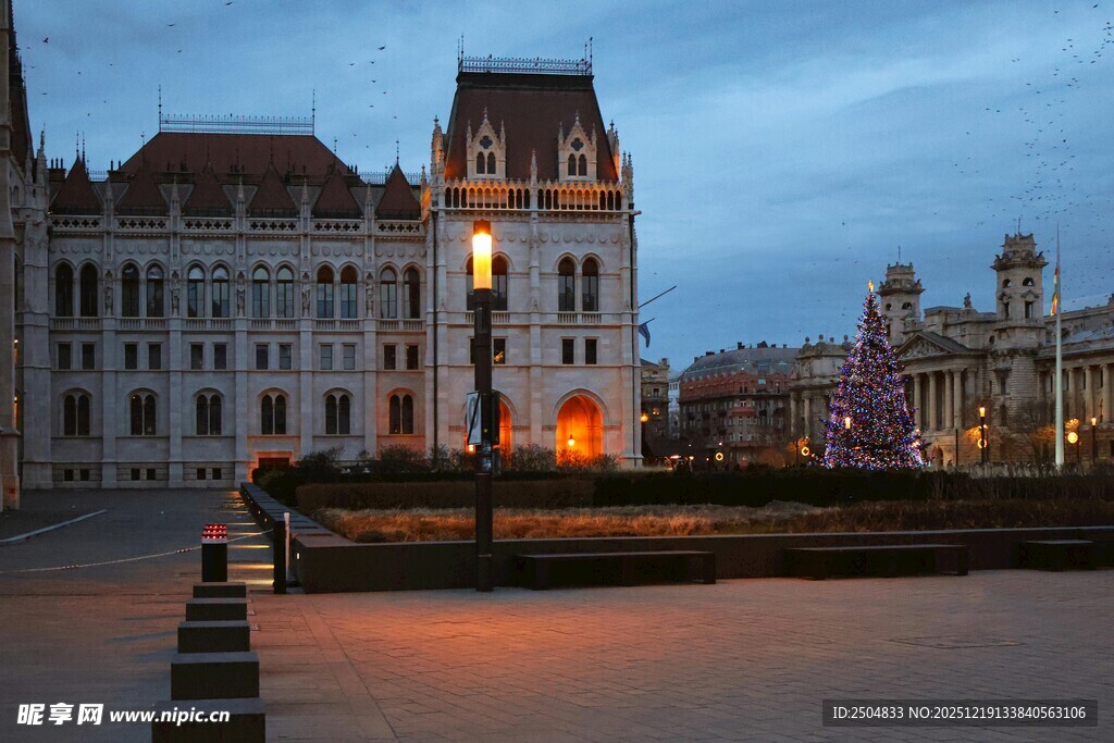 布达佩斯议会大厦夜景