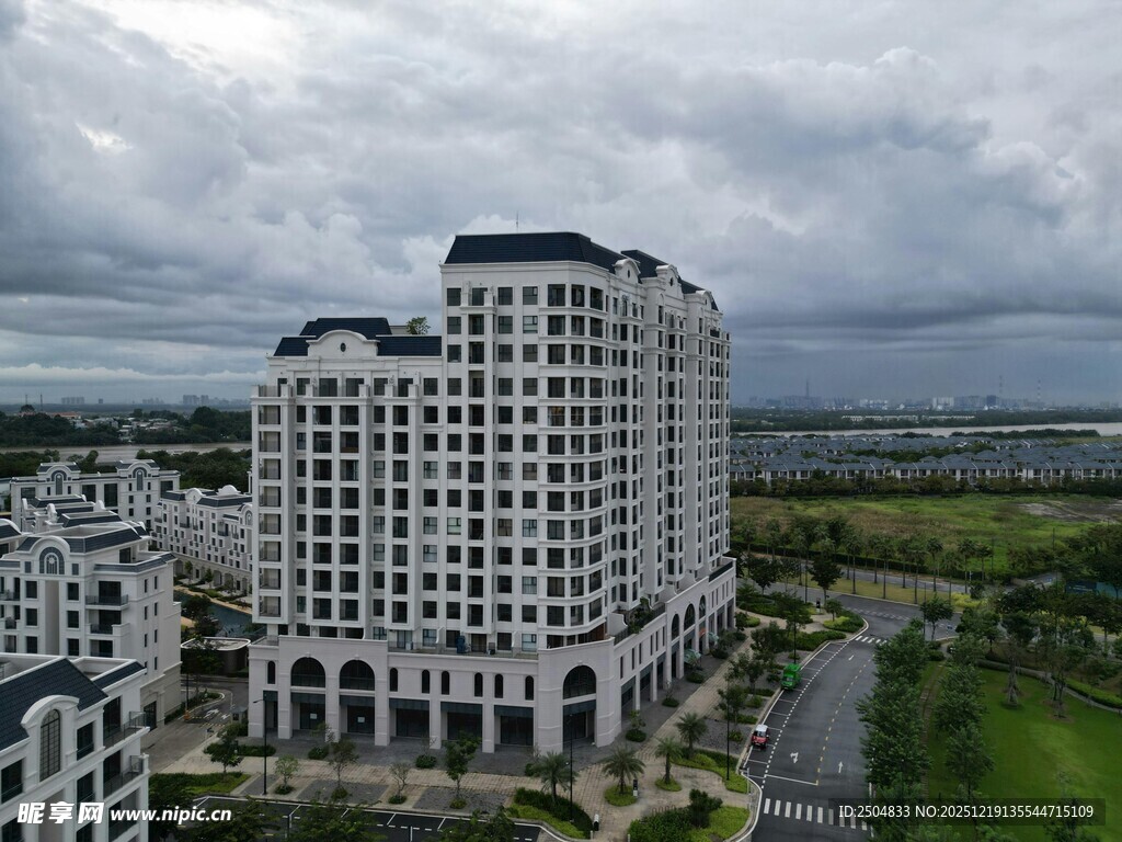 海滨豪华建筑群俯瞰