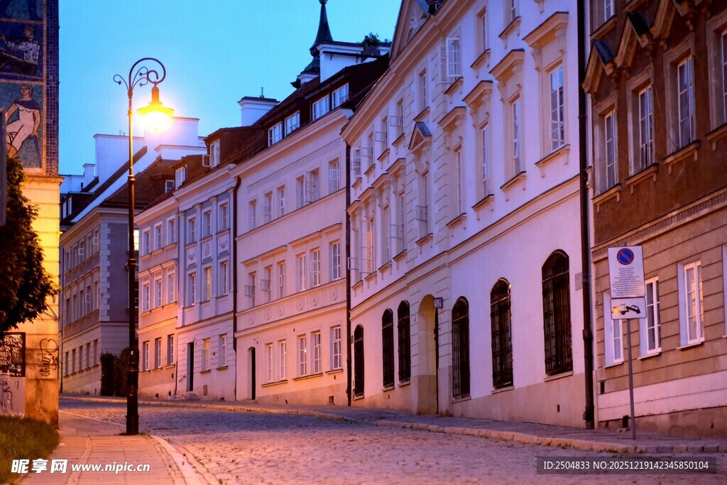  洲小镇黄昏街道美景
