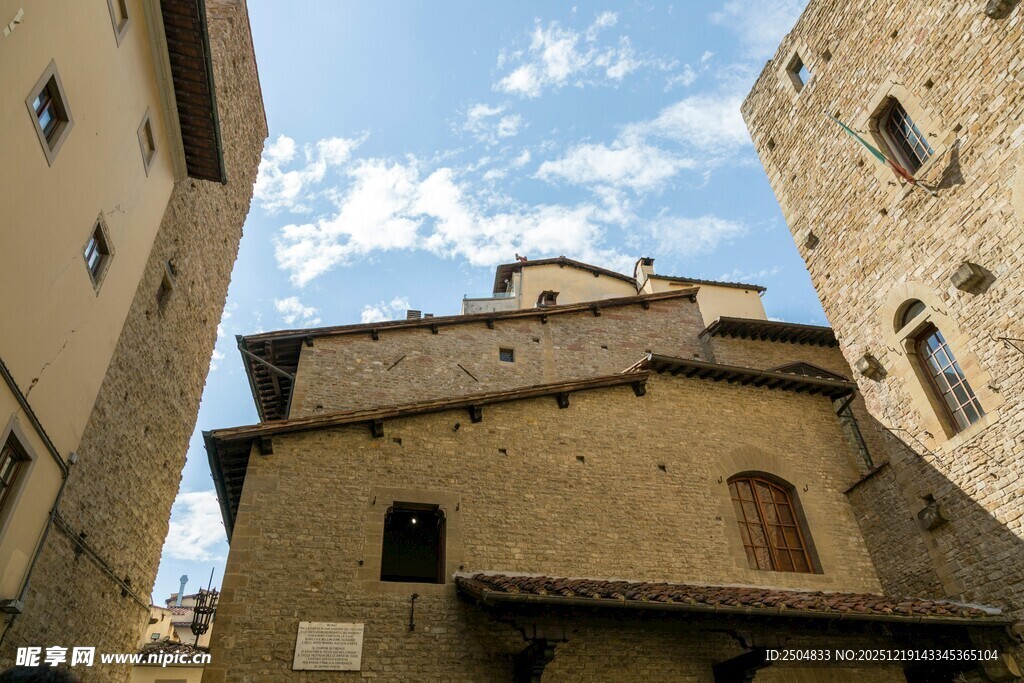 古老街巷中的特色建筑