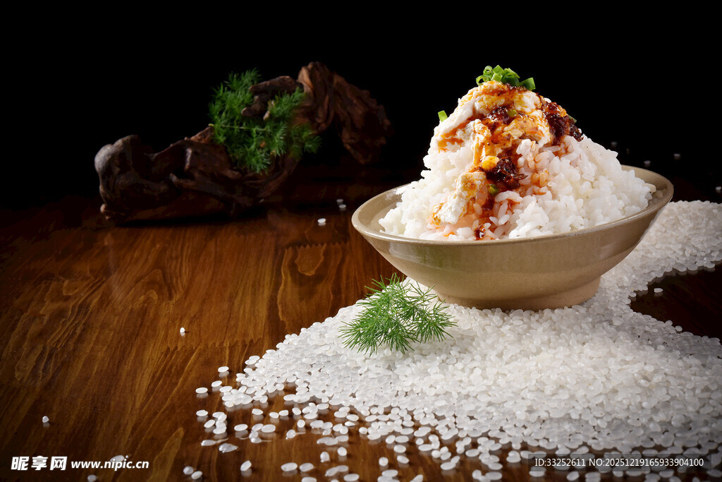 美味酱油拌饭 诱人呈现