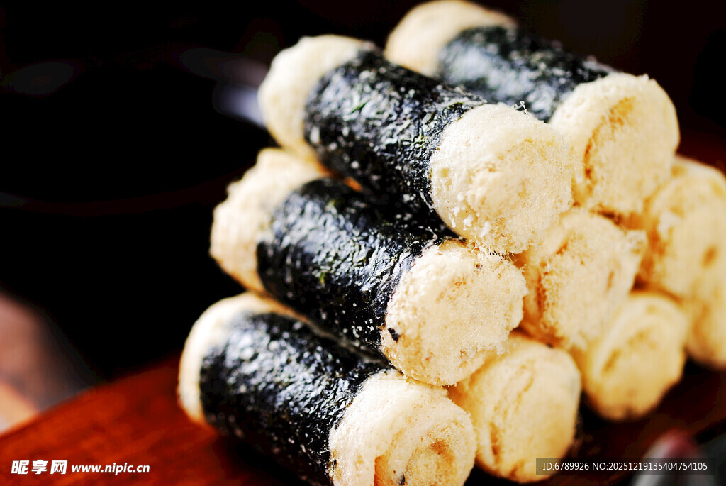 美味澳门风味紫菜蛋卷