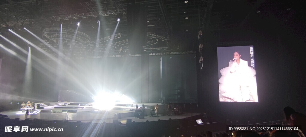 大湾区澳门舞台灯光秀现场