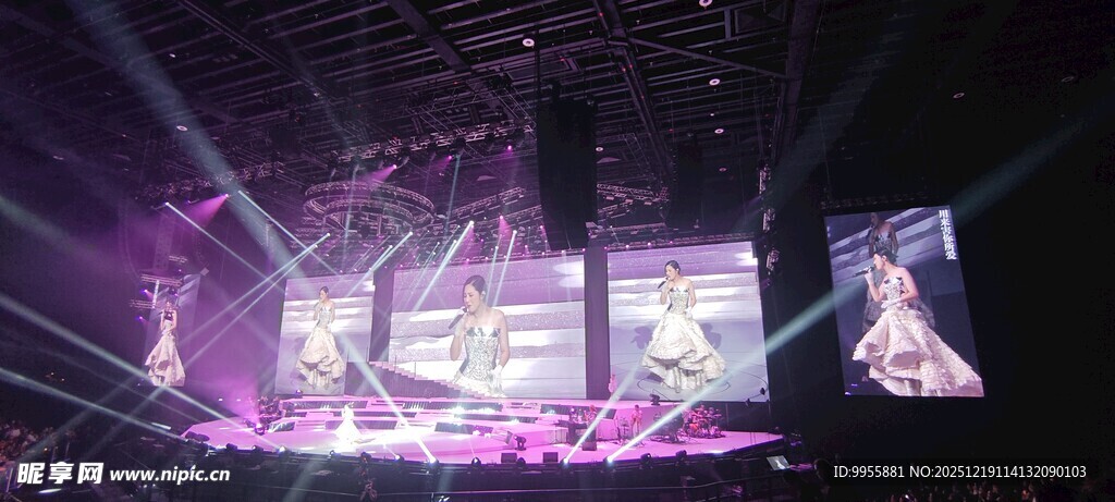 大湾区澳门绚丽舞台灯光秀