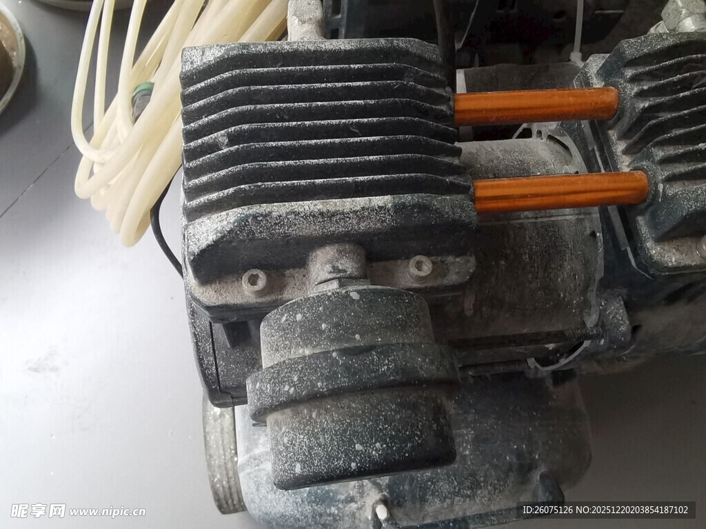 老旧压缩机特写