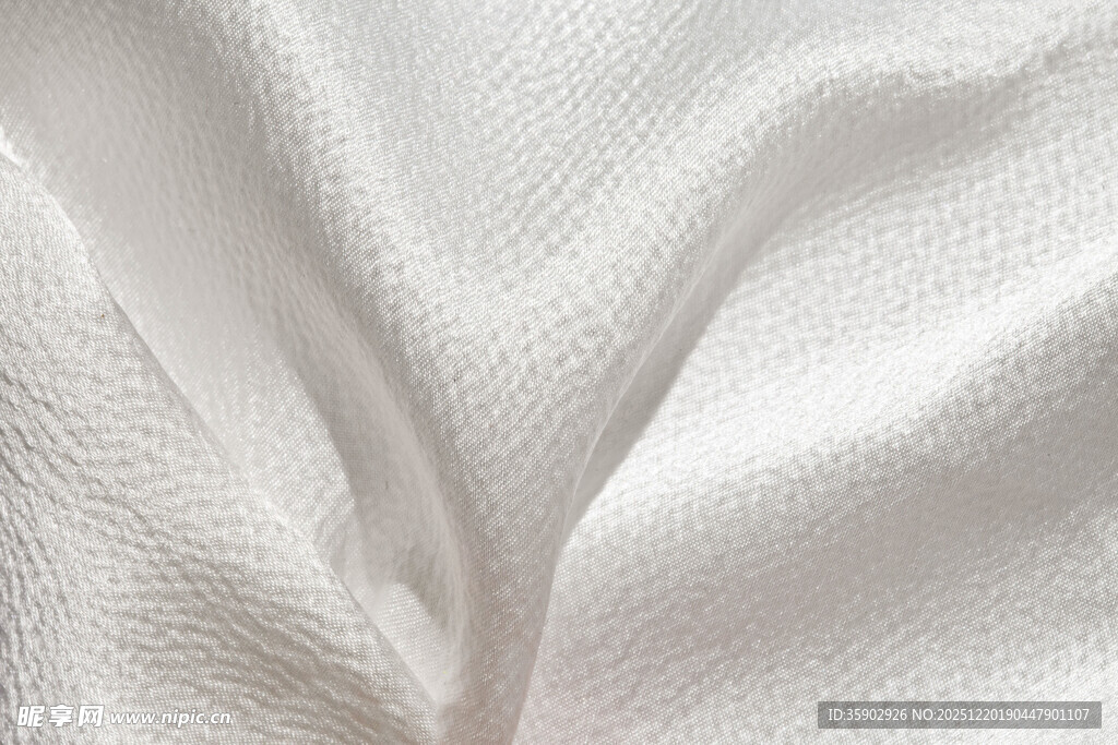 白色褶皱布料纹理特写