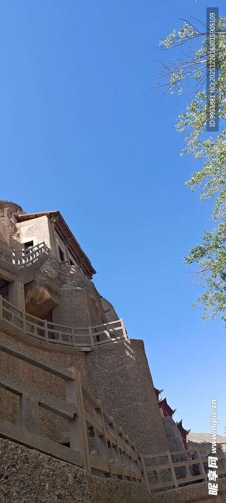 甘肃青海环线古老建筑外观