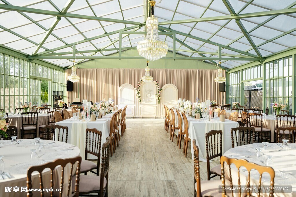 浪漫玻璃房婚礼场地布置