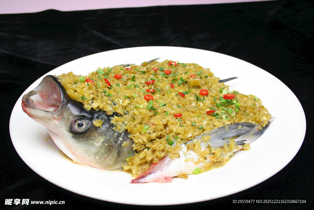 剁椒鱼头美食特写