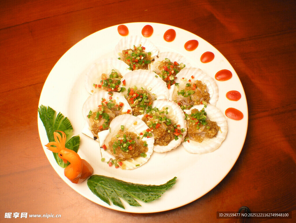 精致蒜蓉蒸鲜贝