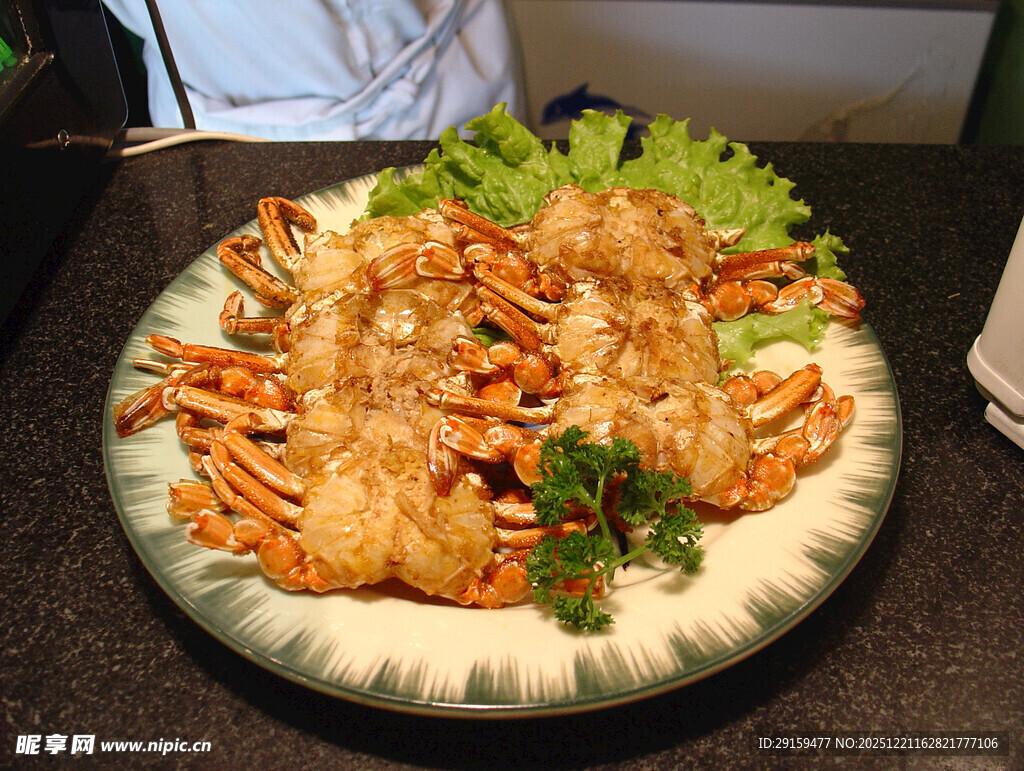 美味炸鱿鱼圈摆盘精致