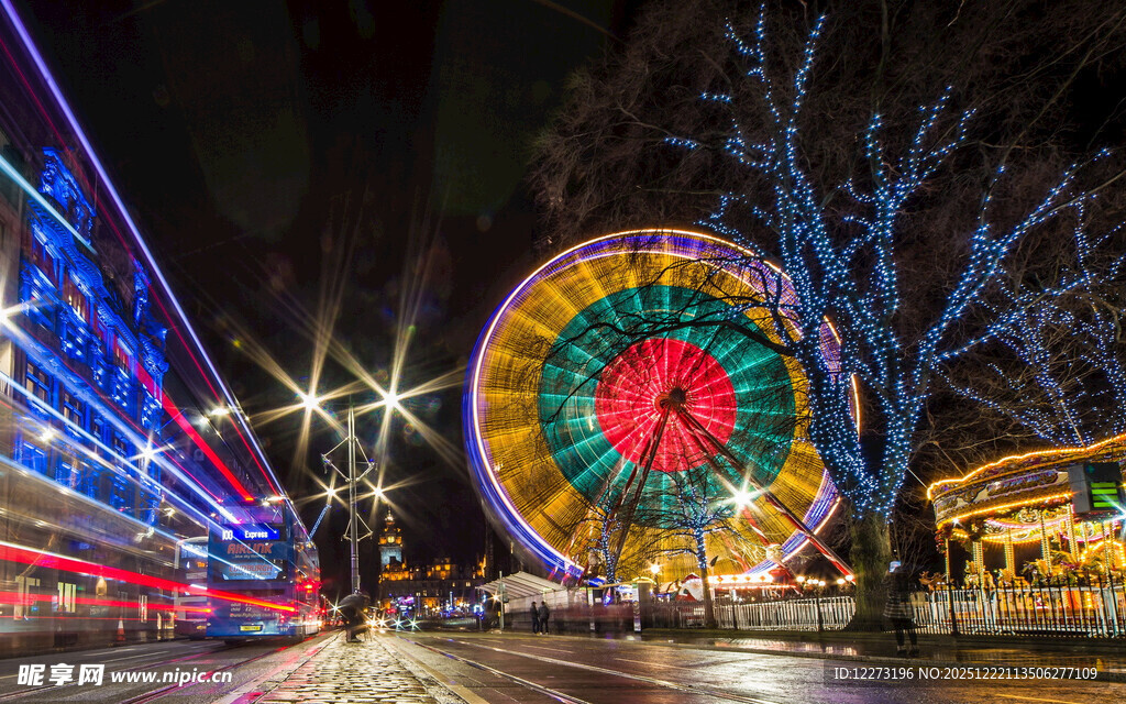 夜晚绚丽的摩天轮景观