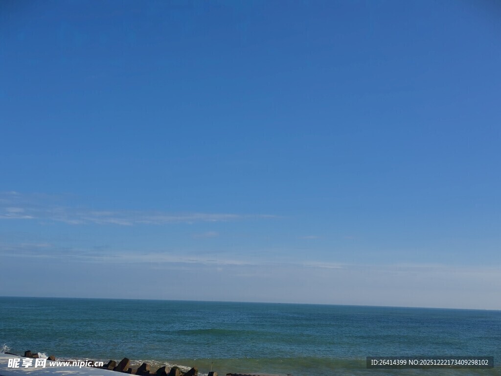 蔚蓝海岸的宁静海景