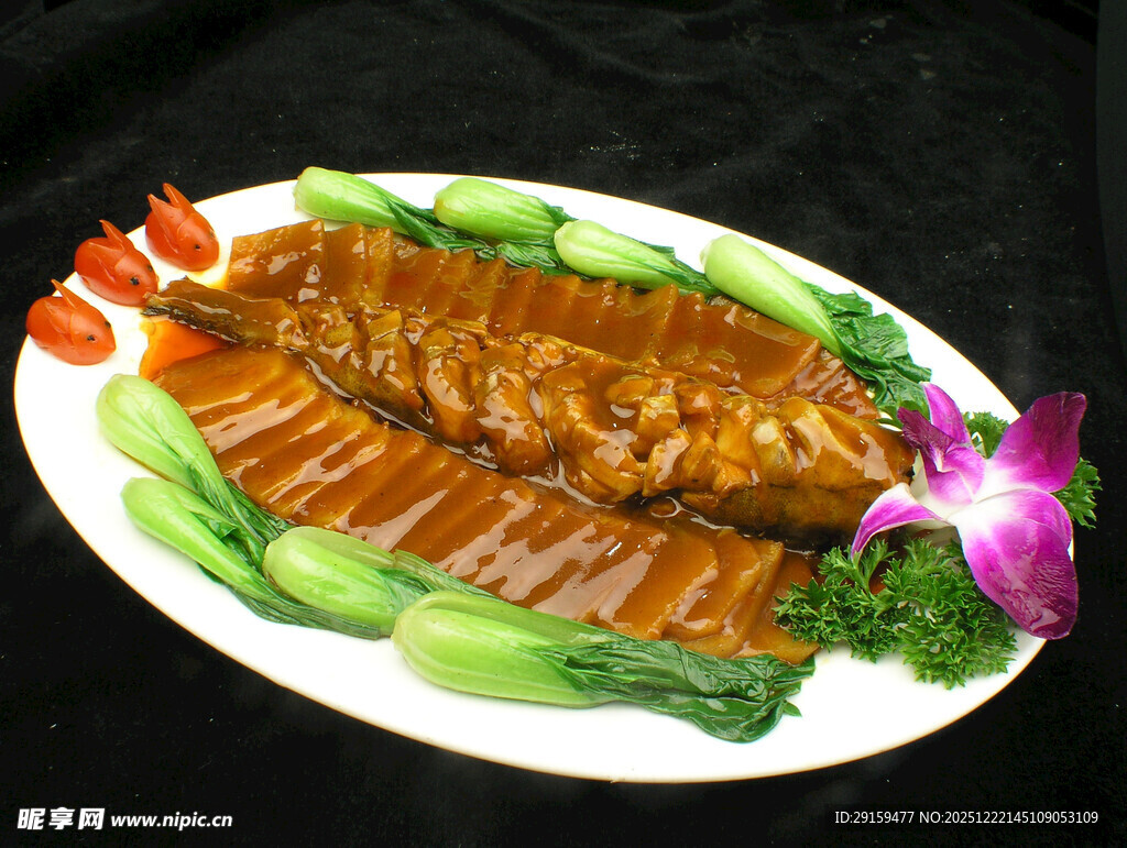 红烧鱼摆盘